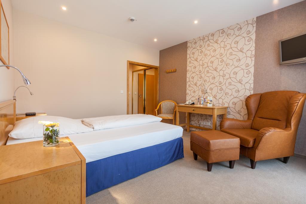 Landhotel Weserblick Beverungen Chambre photo